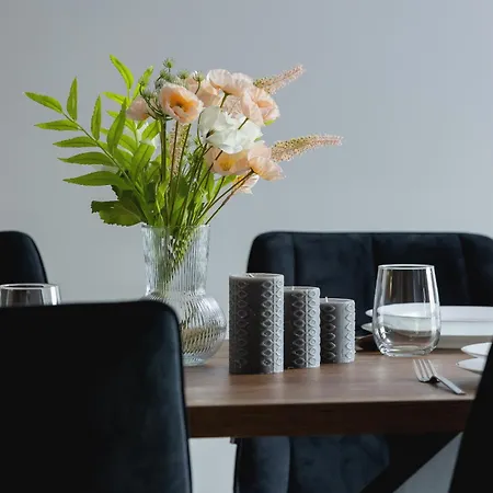 Brynow Dla 4 Osob Z Parkingiem By Renters Daire *