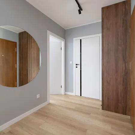 Brynow Dla 4 Osob Z Parkingiem By Renters Apartmán