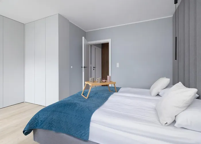 Brynow Dla 4 Osob Z Parkingiem By Renters Appartement